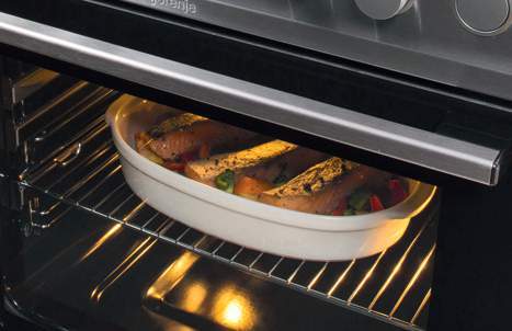 CoolDoor Safe Glass, StayWarm & GentleClose Oven Features