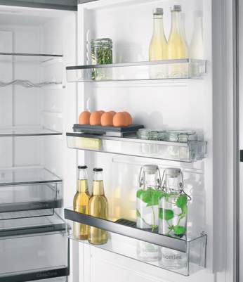 CrispZone with HumidityControl & FreshZone 0°C Meat Drawer
